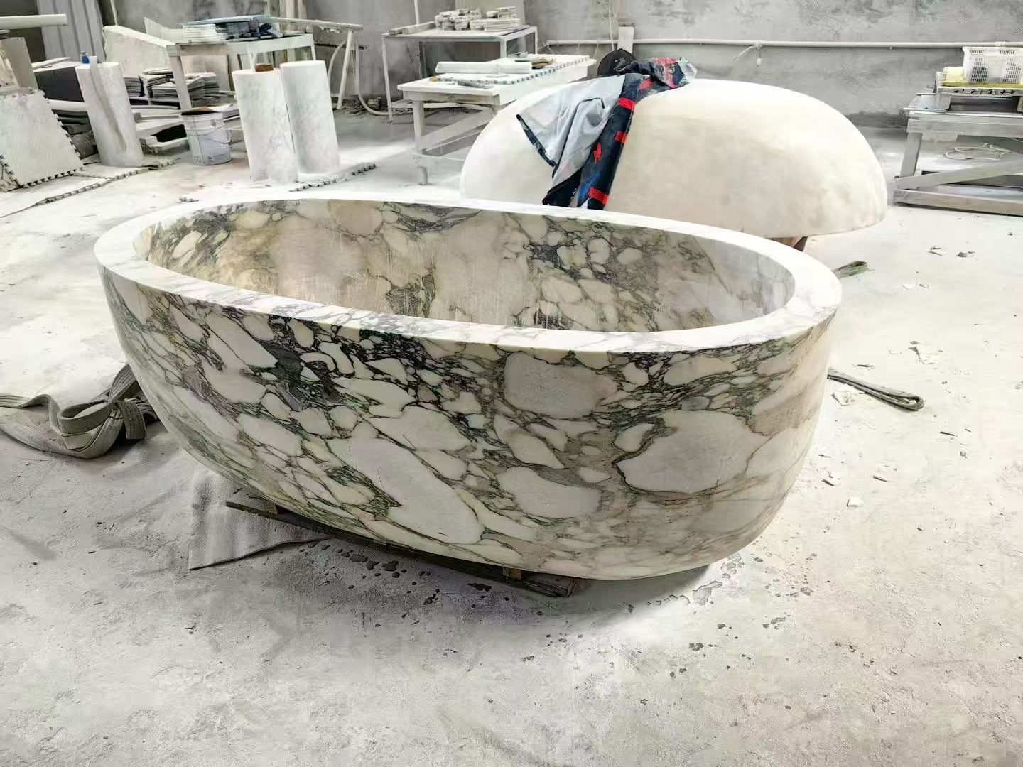 Viola Marble Bathtub